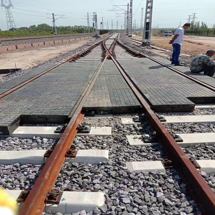 铁路轨道橡胶道口板 减震缓冲铺面板公路平交路口垫板