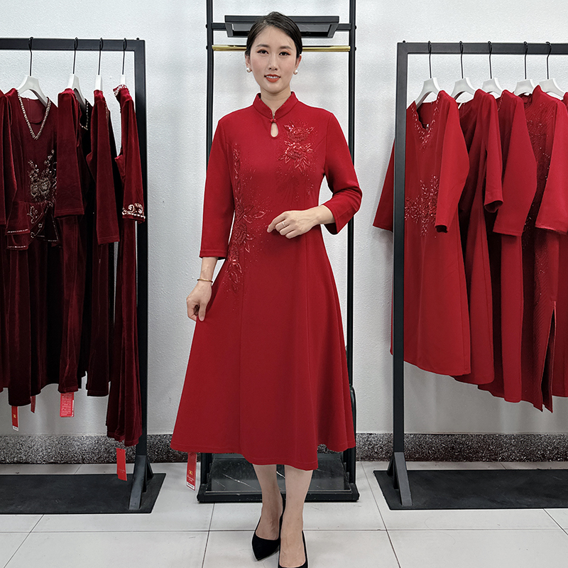 2023春秋新款高贵洋派妈妈婚礼礼服连身裙年轻款喜婆婆婚宴装