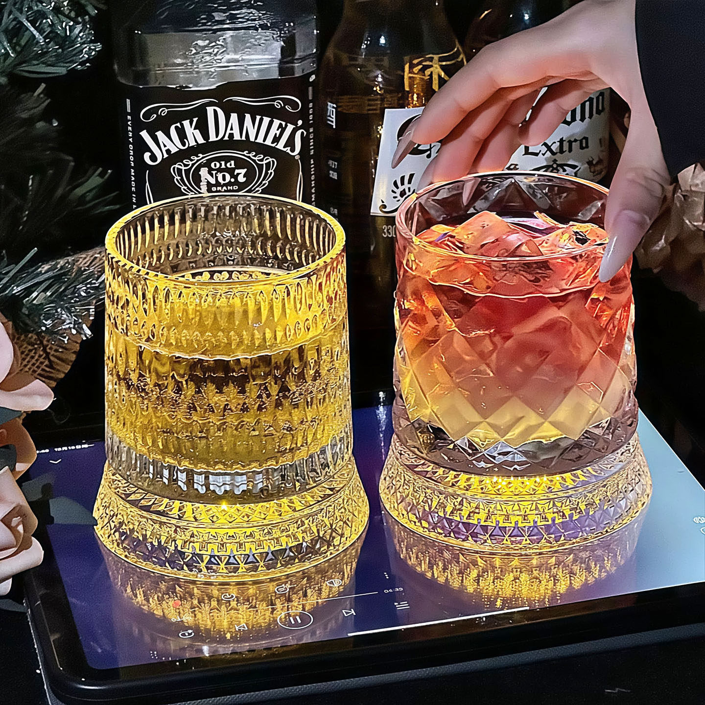 可旋转威士忌酒杯转转解压洋酒杯