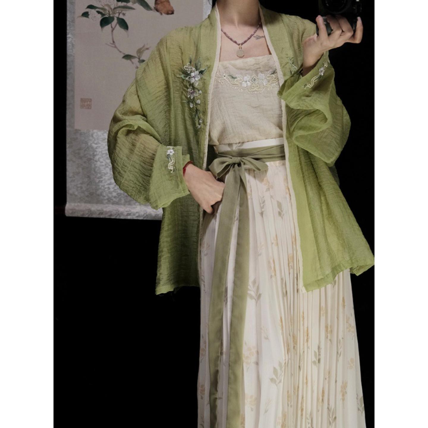 半盏青绿宋制刺绣汉服女裙