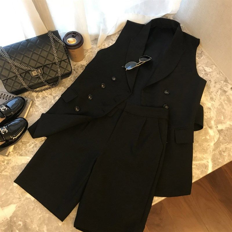 高阶精英!时髦气质出众~双排扣西装马甲外套+短裤两件套装女夏季
