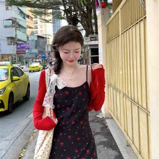 2024年夏季新款黑红法式碎花收腰穿搭吊带连衣裙+开衫两件套装女