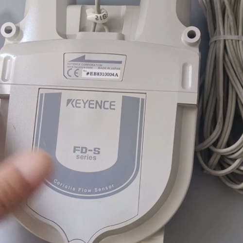基恩士 FD-SF8 FD-SA1NA流量传感器一套，成色漂议价