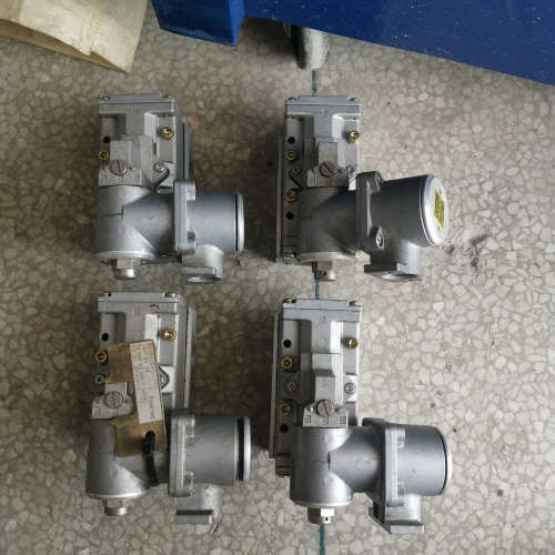 四个CKD电磁阀4F510E-TP，E4-TP，有点磕碰，都议价