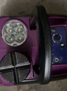 紫色12V电动千斤顶，带4个LED灯，功能正常，外观有使用痕议价