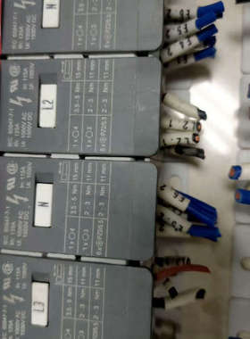 ABB的接线盒子DBL125有95新以上，无划痕，无破损，正议价