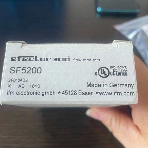 易福门流量传感器，型号：SF5200，另有E40099，目测议价