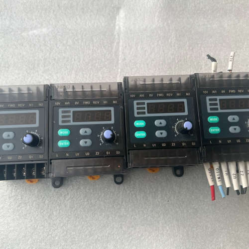 JSCC精研调速器SK200E，4个现货，成色挺好，单价25议价