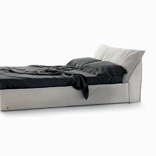 现代简约意式极简主卧双人床.米北欧小户型宅寂风布艺床