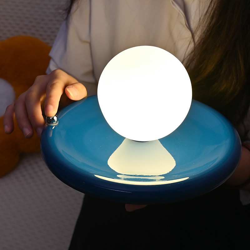 北欧简约珠落玉盘客厅卧室床头充电小台灯创意氛围奶油风装饰灯