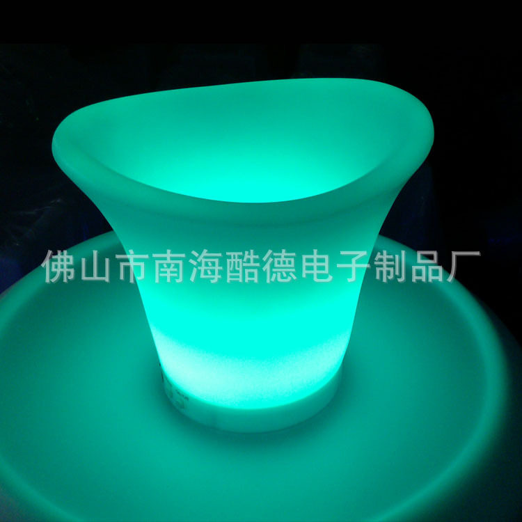 现货批发RGB全彩发光防水冰桶 LED发光酒吧家具用品时尚香槟冰桶