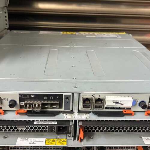{议价}IBM V3700整机 00AR108控制器，带电池和子卡