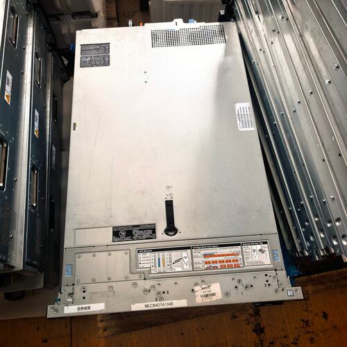 {议价}戴尔R640 2.5寸 8盘 单电源 双散热器 330阵列卡