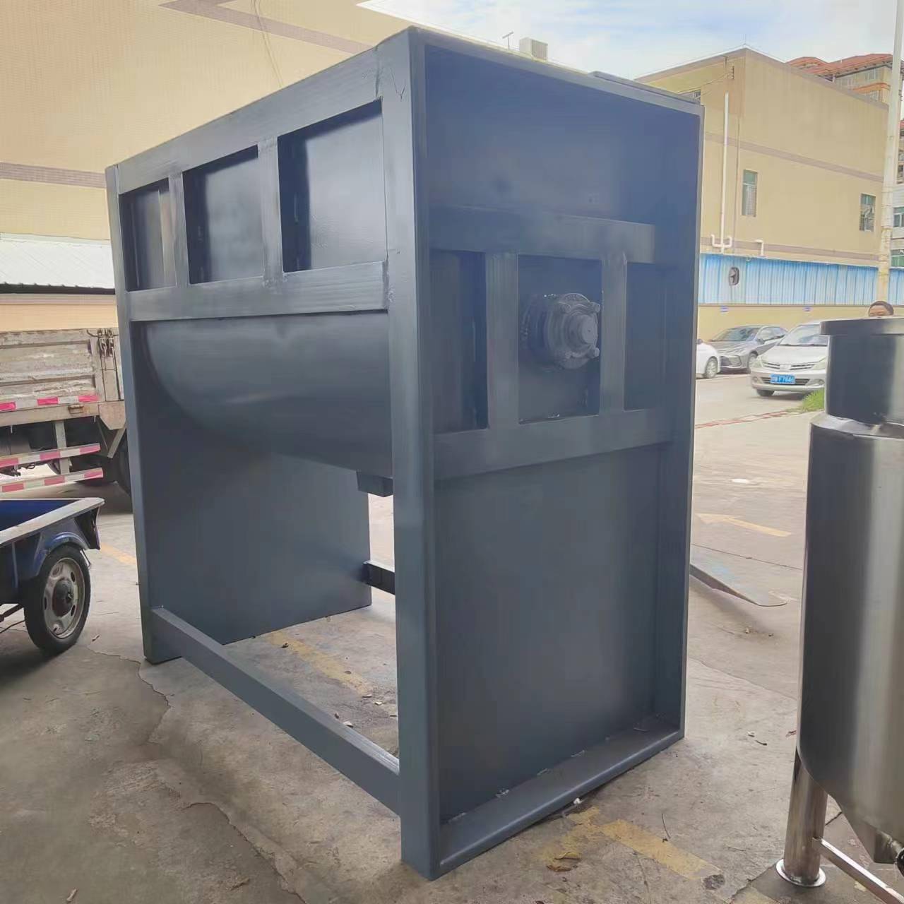 东莞卧式双螺带粉体混合机干粉加热烘干混料机卧式搅拌机厂家