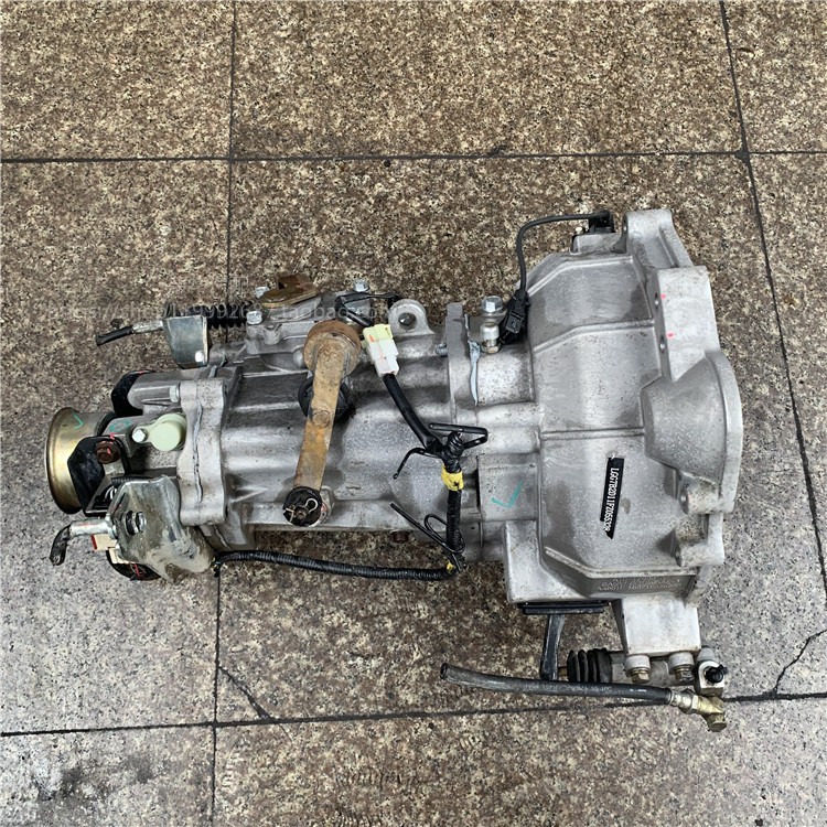 东风1.3风行1.6菱智V3长安1.5欧诺4G15V众泰2008手动18变速箱波箱