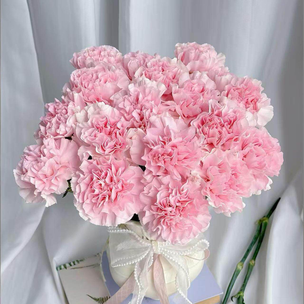 A级康乃馨鲜花花束云南基地教师节鲜花母亲孕妇家用插花速递包邮