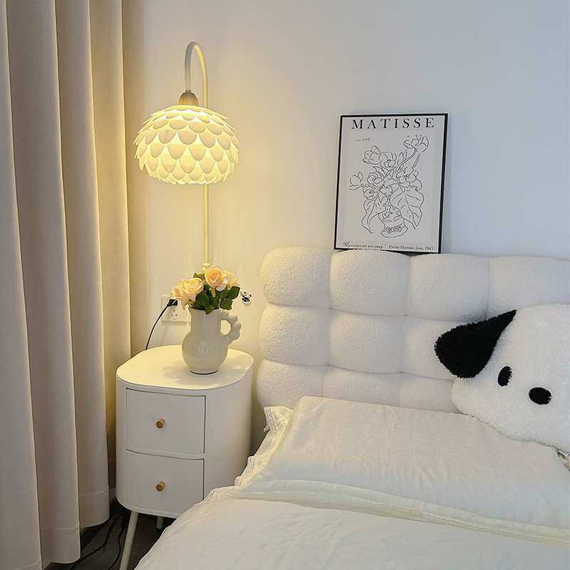奶油风落地灯客厅沙发边几卧室床头柜一体现代简约创意花朵氛围灯