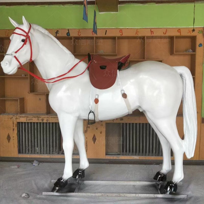 玻璃钢仿真e马雕塑户外园林大型动物马模型公园绿地景观装饰摆件