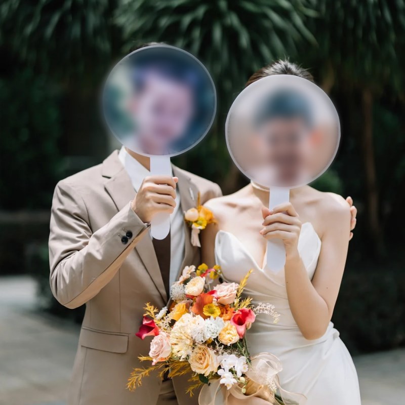 现货速发firstlook小时候的照片新郎新娘手举牌婚礼氛围拍照道具