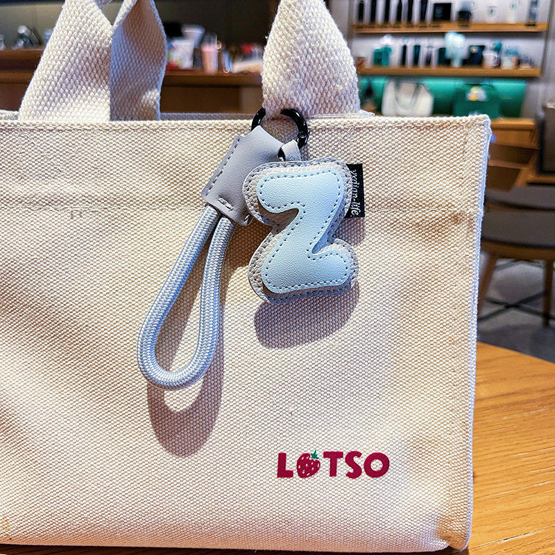 字母皮革行李牌包包挂件高级感轻奢小众英文个性时尚高颜值登机牌