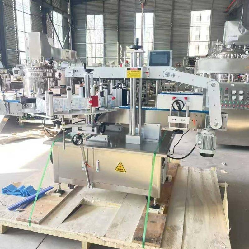 全自动双侧面贴标机润滑油扁瓶洗衣液不干胶贴标签机优惠出售