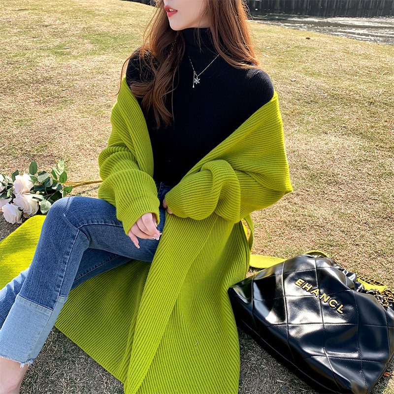 今年流行漂亮高级感超好看绿色长款斗篷厚针织开衫毛衣外套女春秋