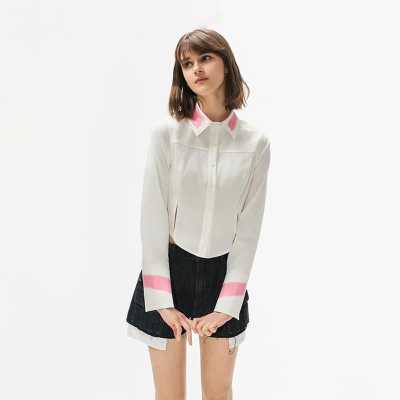 白色笔刷印花长袖修身衬衫女