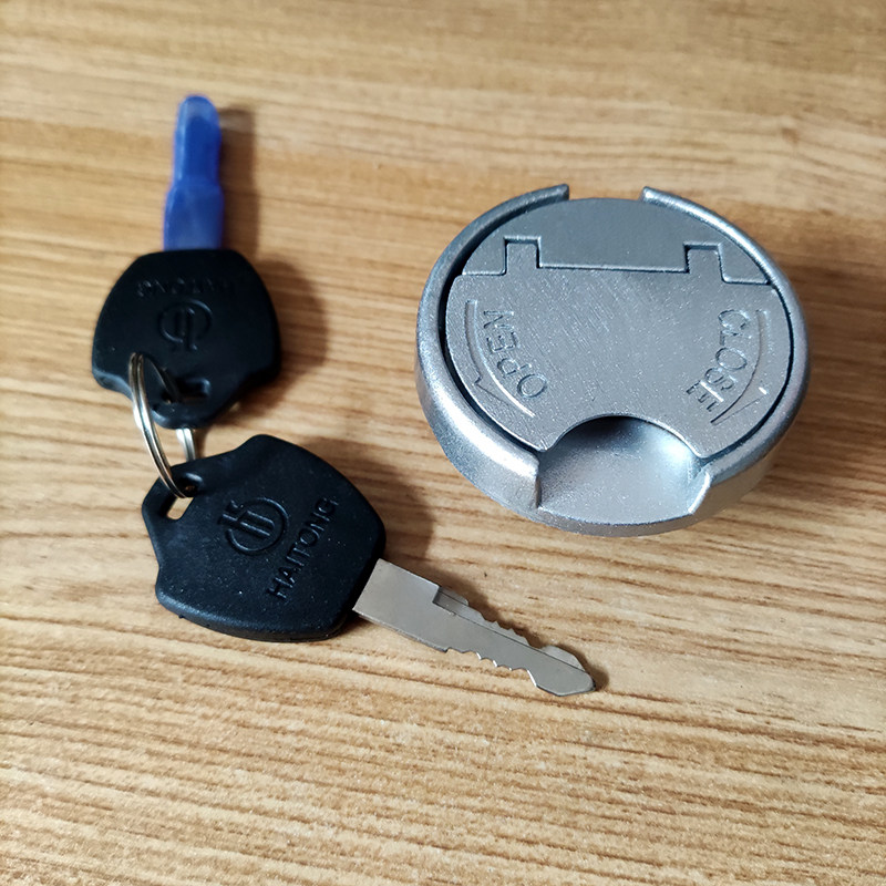 速发光50T 125T鬼火迅鹰踏板助力车摩托车改装带锁加油箱盖配件