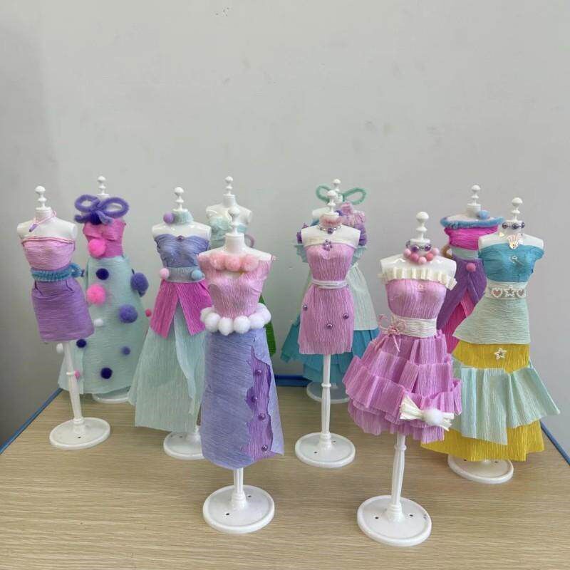 速发幼儿园美工区主题环创裁缝店服装设计布料儿童创意手工模特展