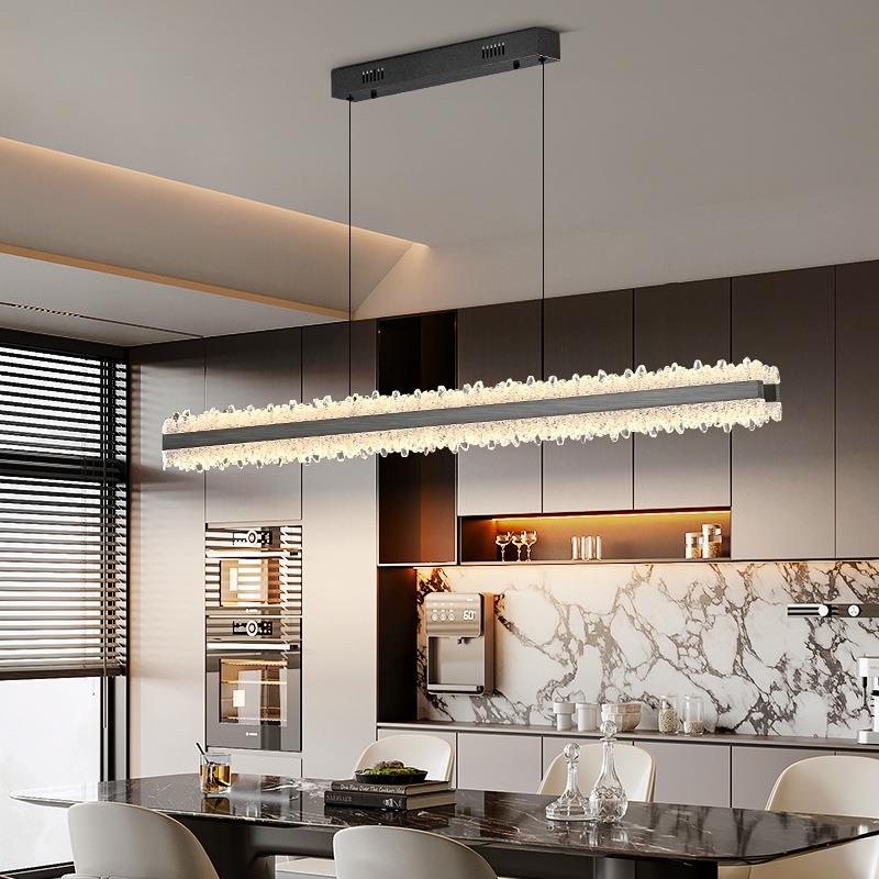 2025年新款轻奢高级感一字长条厨房餐桌上方吧台主灯茶室餐厅吊灯