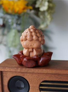原木小神仙桌面创意摆件办公室车载小佛祖好运莲莲2024新年礼物