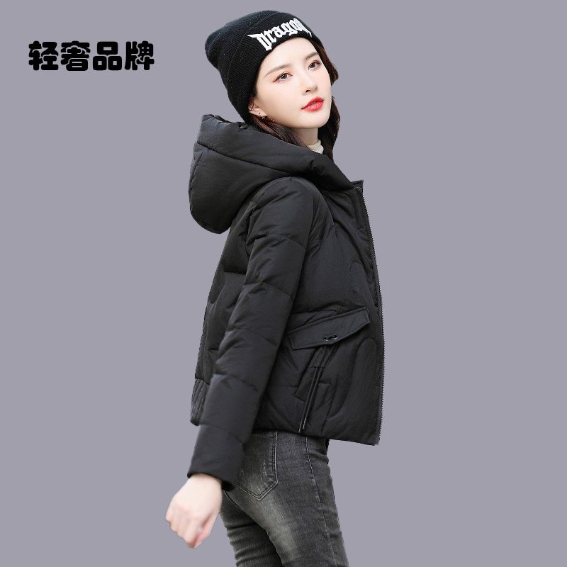 约定黑色羽绒服女短款小个子2025年冬新款轻薄白鸭绒爆款外套