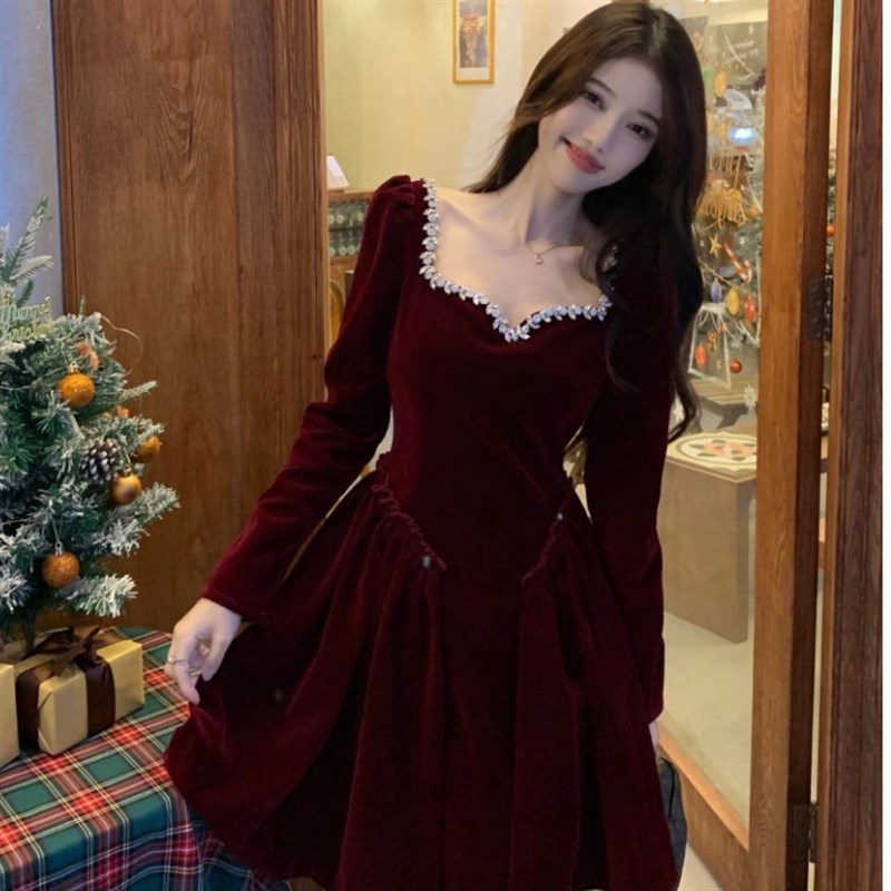 速发有拉链衬内有气质法式设计小感众方领丝绒礼服短裙连衣裙