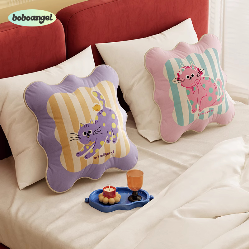 猫猫抱枕沙发客厅卡通可爱高级感儿童睡觉床头靠垫床上靠枕套含芯