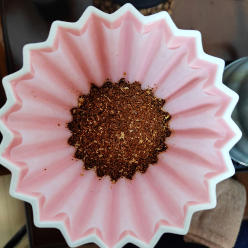 折纸滤杯手冲咖啡滴滤V60过滤杯套装陶瓷蛋糕M滤纸过滤器木托V010