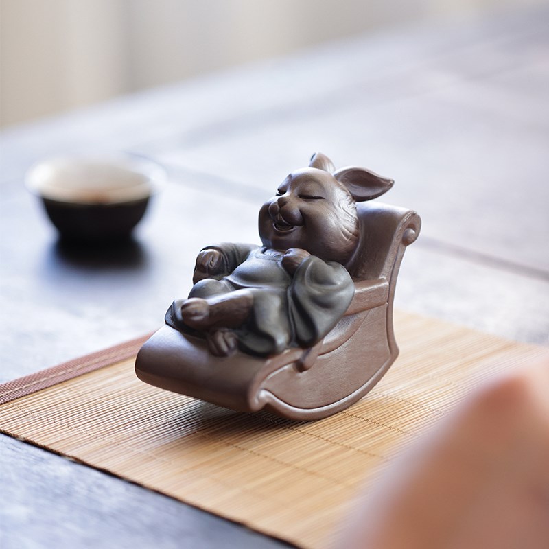 速发陶瓷摇摇小兔子紫砂摆件创意茶桌装饰品可爱小马小猪家居客厅