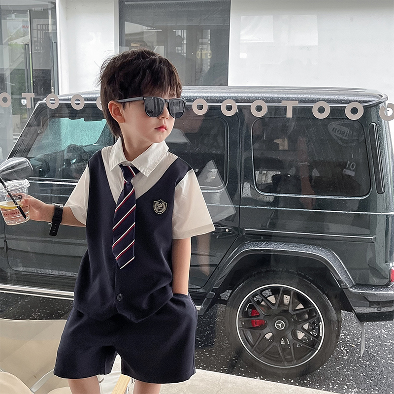 童装幼儿园假两件套装夏季儿童时髦短袖衬衫男童西裤短裤礼服表演