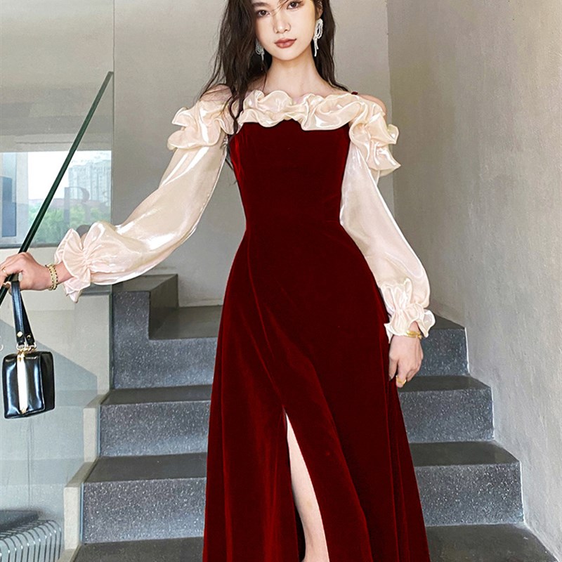 荷叶边长袖酒红色订婚新娘礼服裙女2024年新款开叉一字领复古裙子