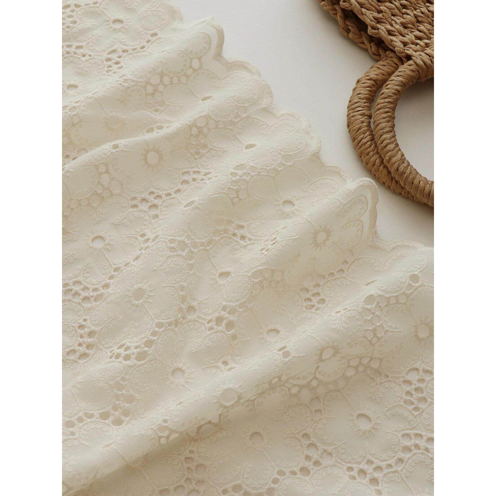 纯棉绣花布料杏色服装连衣裙儿童衣服面料手工diy桌布田园风