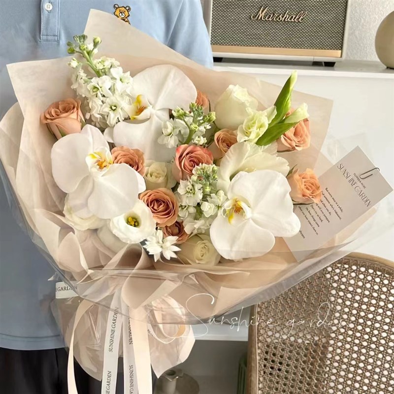 速发初秋郁茶色玫瑰奶金布花莲蓬北京蝴蝶兰卡香奇诺玫瑰生日