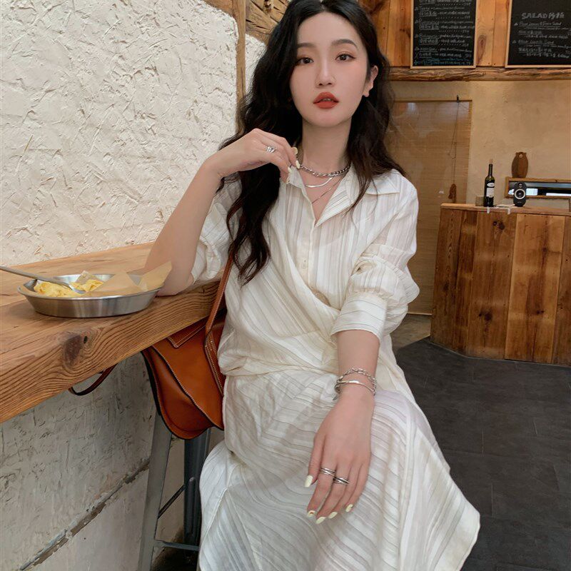 速发任小艺法式条纹连小裙收腰新款感子夏设计裙衣众白色长裙裙