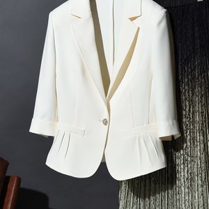 艾薇诺伊中袖小西装女外套2024春夏短款修身白色显瘦职业西服上衣
