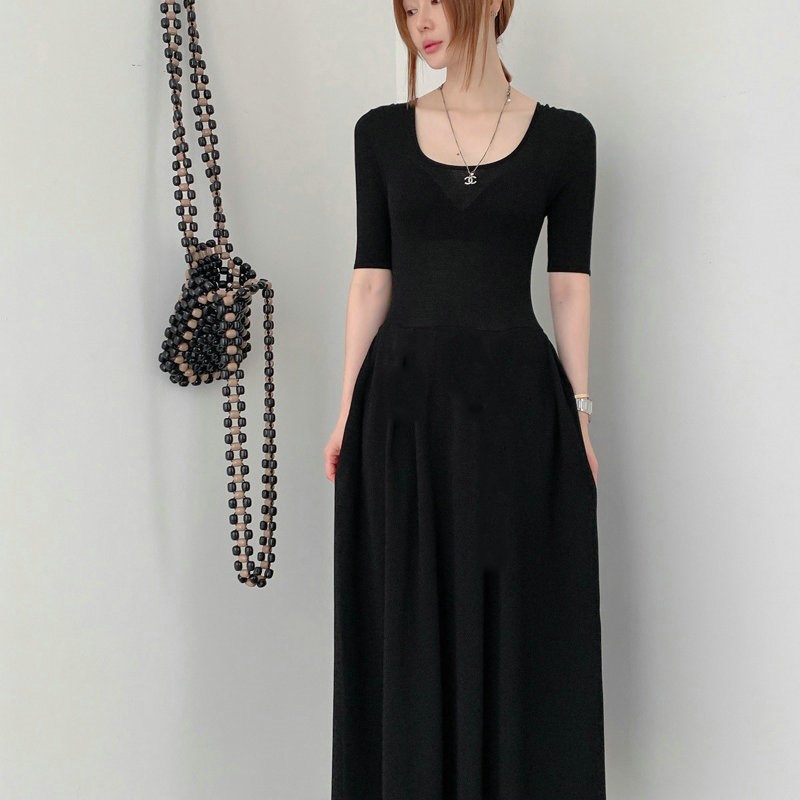 女神黑色芭蕾舞大U领连衣裙A字口袋长款显瘦长裙中袖修身收腰春夏