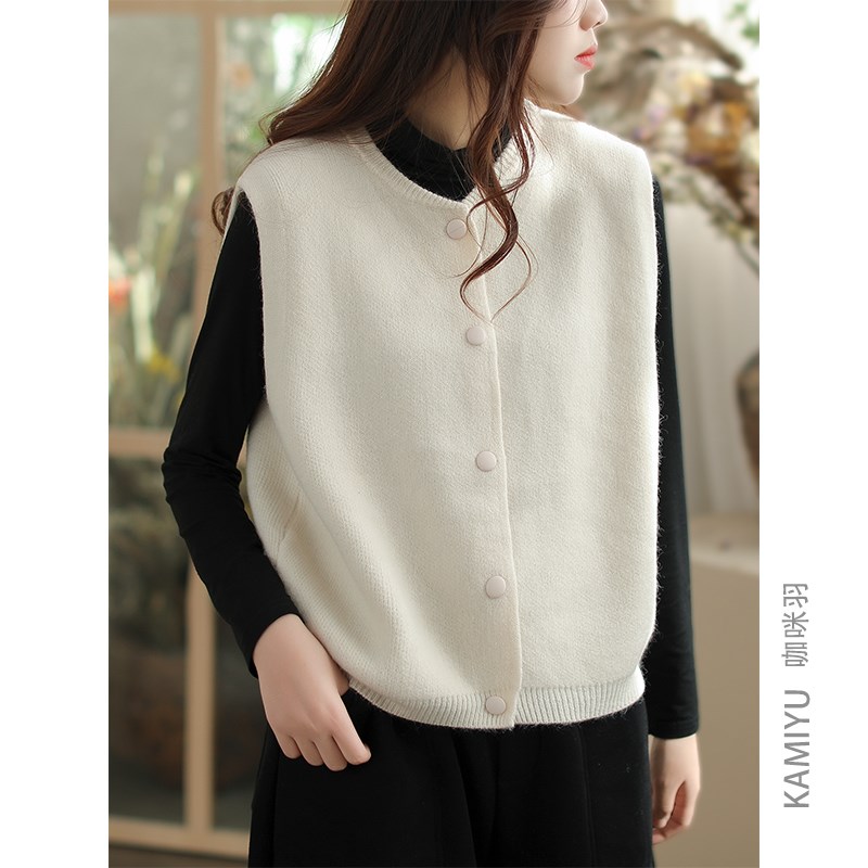 咖咪羽针织马甲女复古背心2024新款小个子开衫时尚圆领气质女装