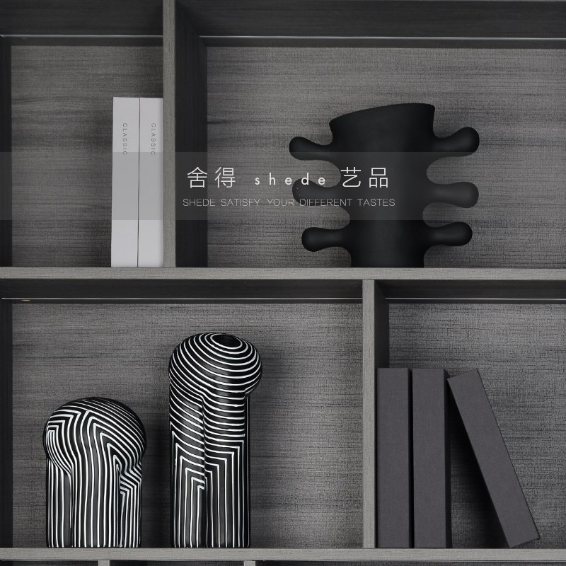 极简侘寂风样板间书房书柜客厅玄关装饰台柜软装饰品陈列摆件套装