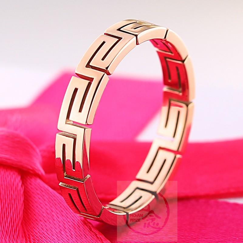 。Womens Gold Ring Ring Titanium Steel Great Wall Pattern R