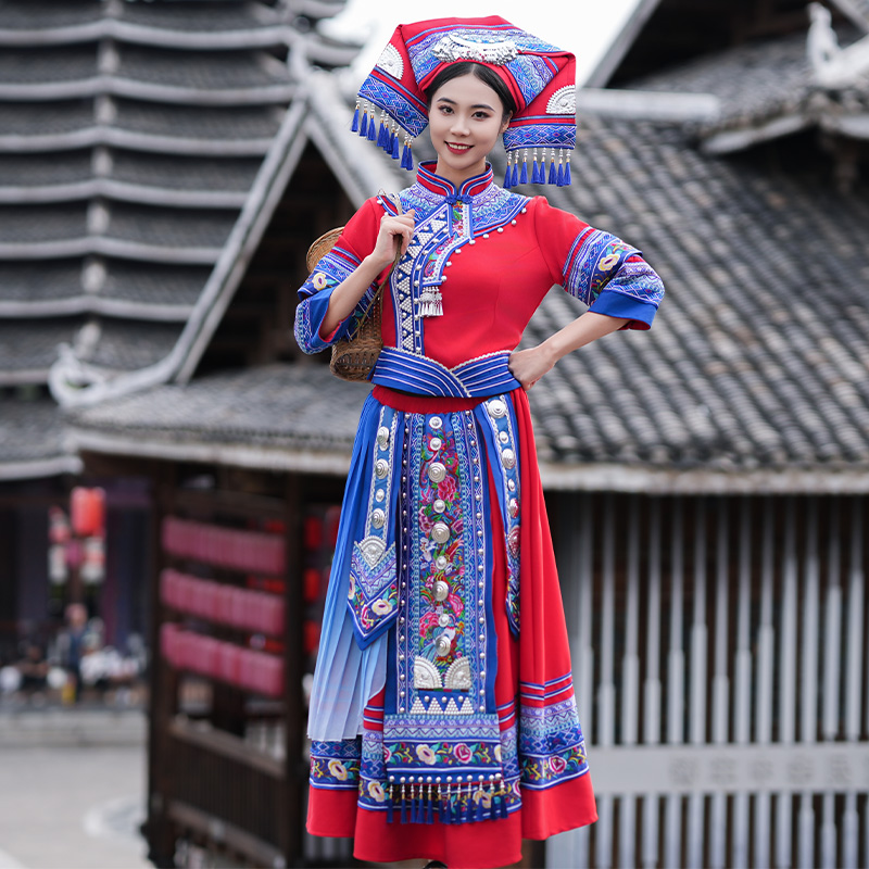 红色壮锦刺绣女舞台演出长裙