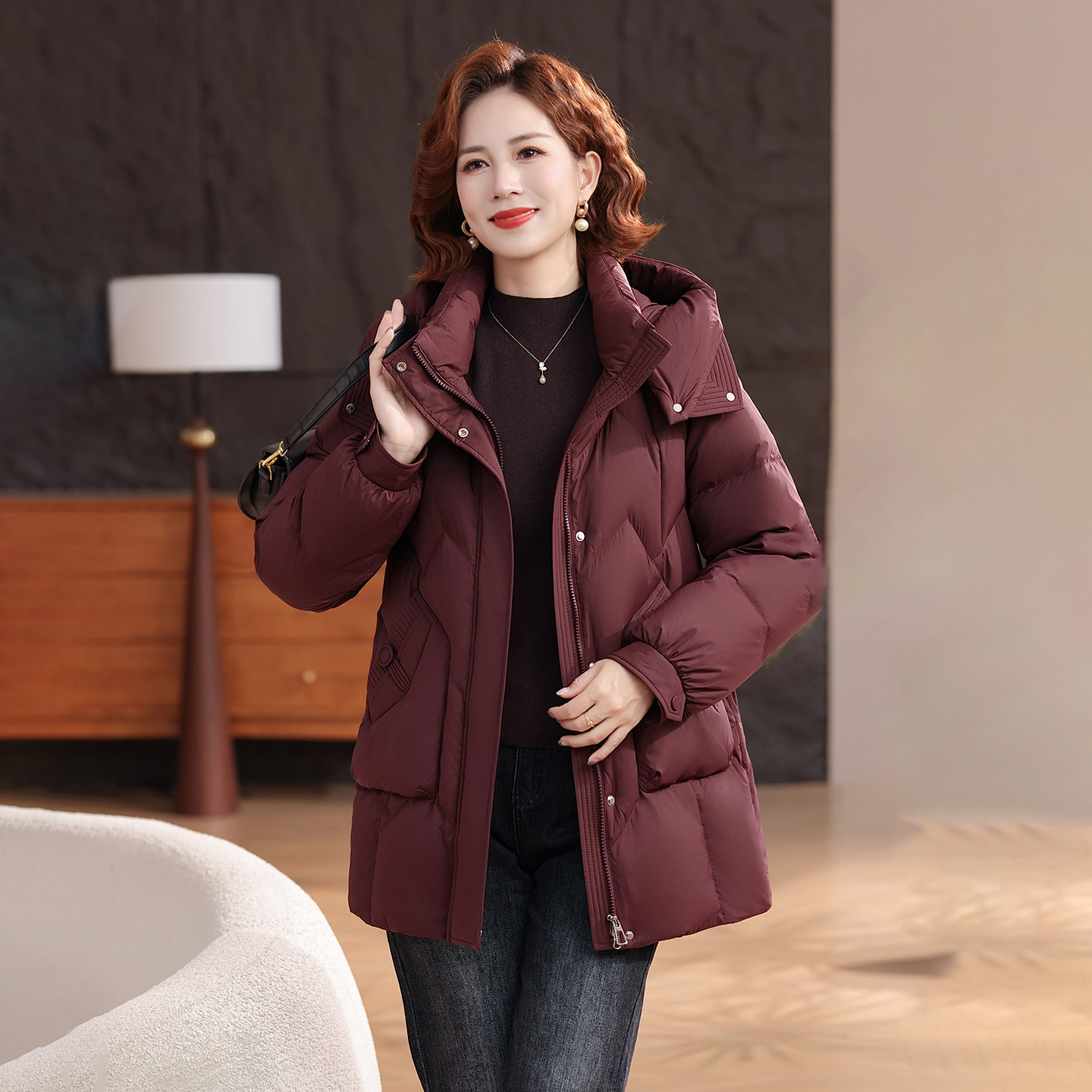 中长款妈妈装可脱卸雪中飞羽绒服