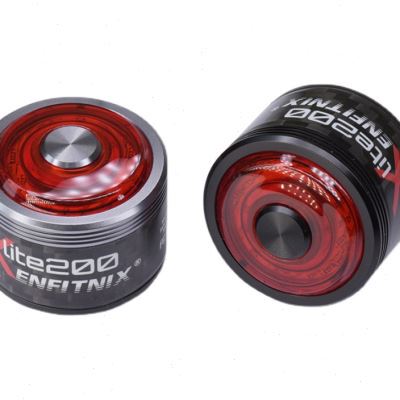 极速英豪新品Xlite200公路自行车山地车尾灯碳纤维充电智能感应刹