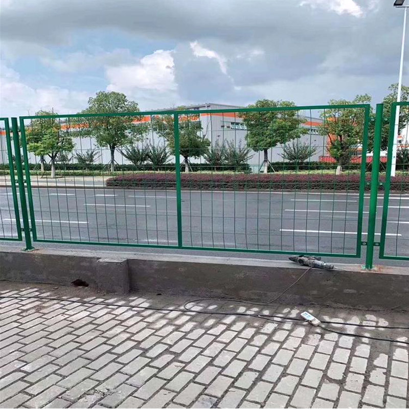 现货速发高速公路护栏网双边丝隔离防护网户外围墙养殖铁网铁丝网